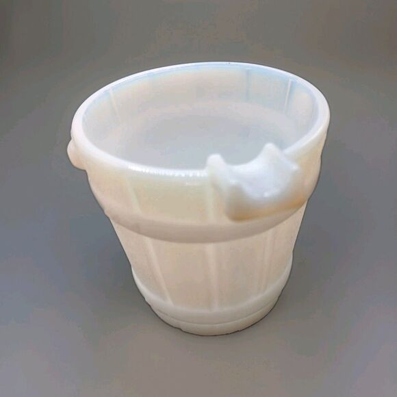 Opal 50's Vintage White Milk Glass Wood Pattern Water Bucket Pail Single Ashtray - Picture 4 of 10